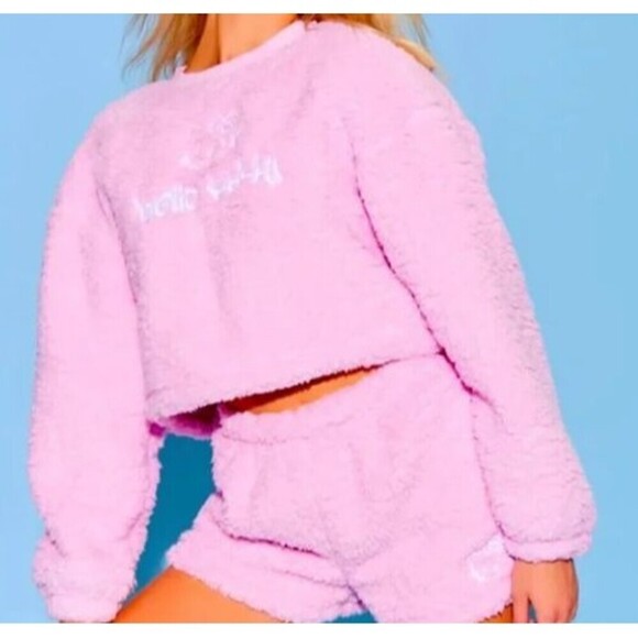 Hello Kitty x Forever 21 Pink Fleece Fuzzy Sweatshirt Large - Picture 2 of 9